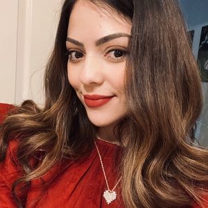 Meet your Posher, Monica